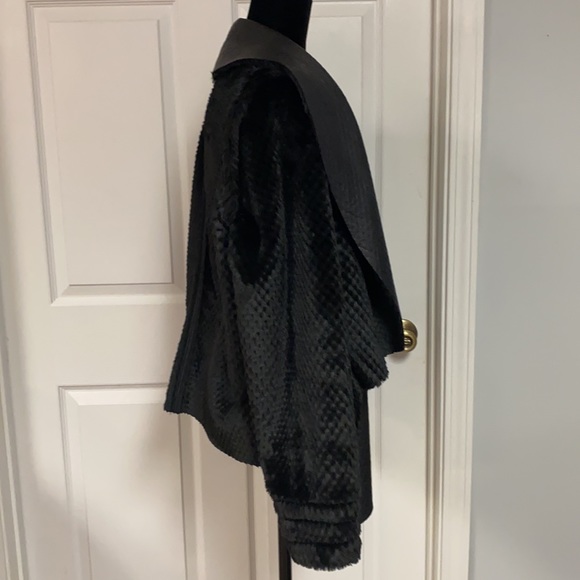 Reversible black faux leather/fur oversized coat -Size Large - Picture 6 of 15